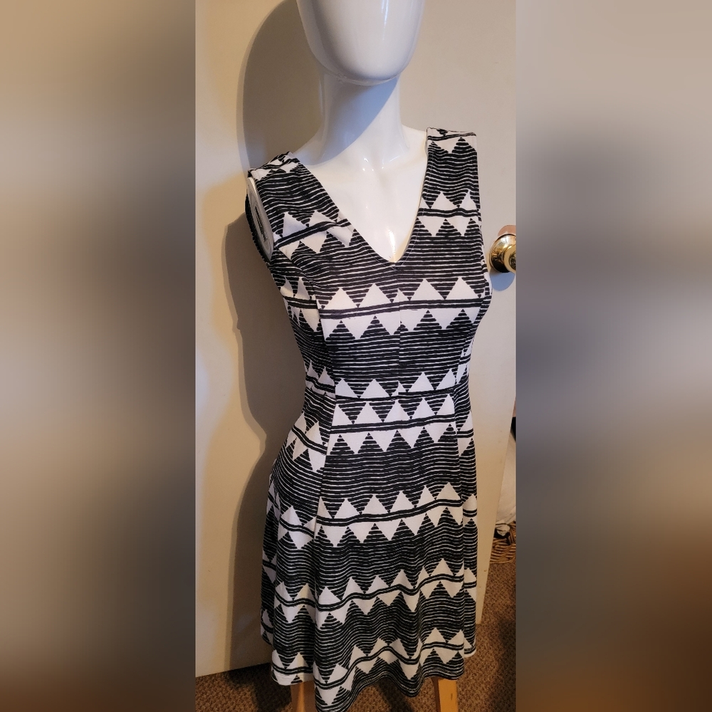H&M Black and White Patterned Women's Dress